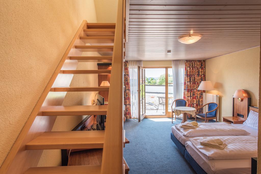 Landhotel Und Gasthof Hirsch Huettenreute Hoßkirch Esterno foto