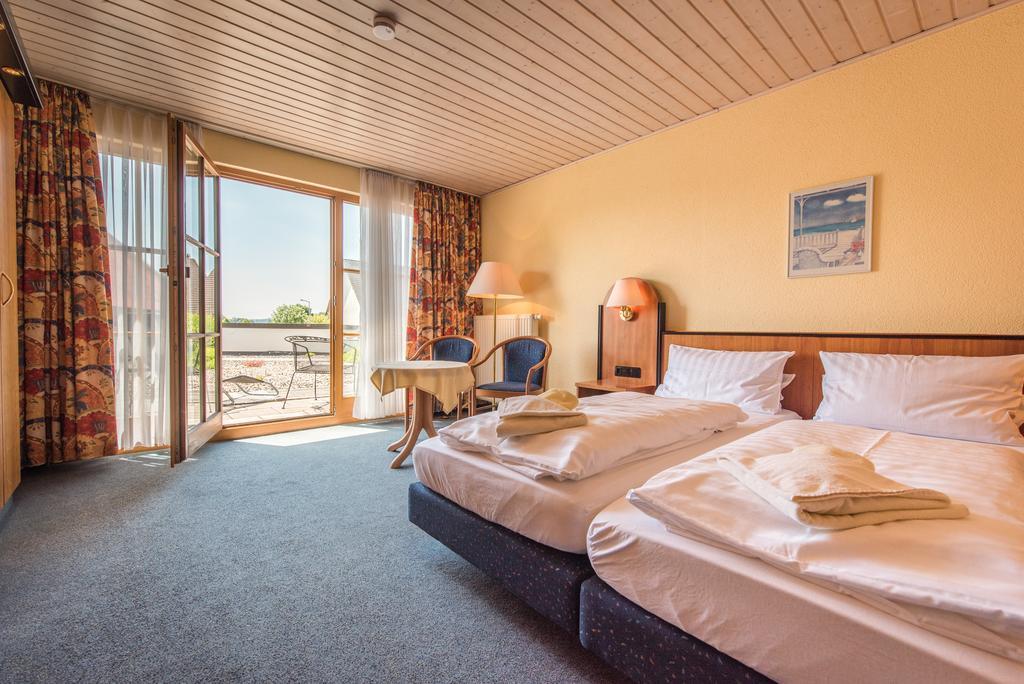 Landhotel Und Gasthof Hirsch Huettenreute Hoßkirch Esterno foto
