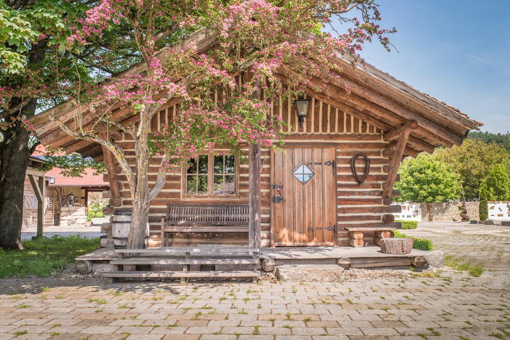 Landhotel Und Gasthof Hirsch Huettenreute Hoßkirch Esterno foto