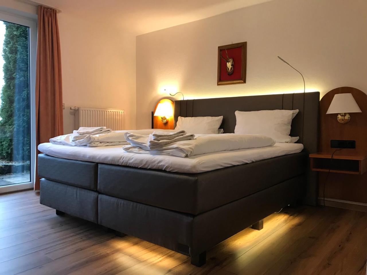 Landhotel Und Gasthof Hirsch Huettenreute Hoßkirch Esterno foto