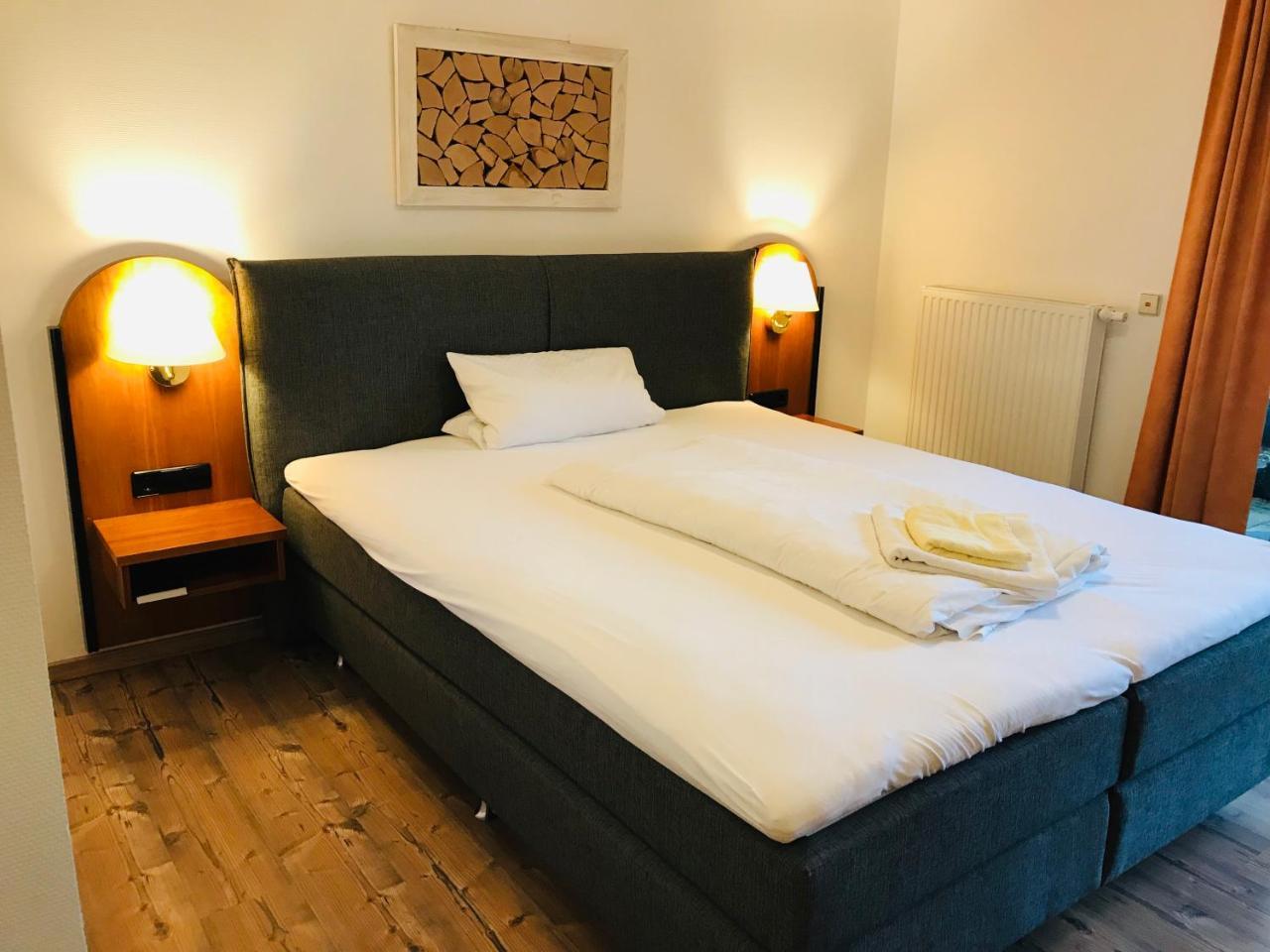 Landhotel Und Gasthof Hirsch Huettenreute Hoßkirch Esterno foto